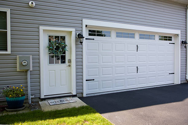 24/7 Emergency Garage Door Panel Replacement experts in Mason County County, WA